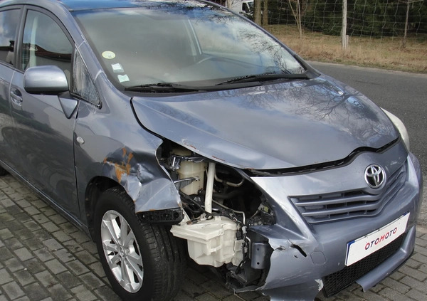 Toyota Verso cena 14800 przebieg: 187000, rok produkcji 2012 z Biecz małe 154